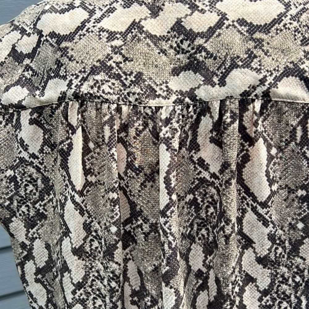 H & M python print button up blouse size 12 - Picture 4 of 13